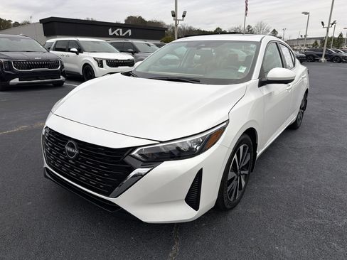 Used 2024 Nissan Sentra SV w/ SV Premium Package image 3