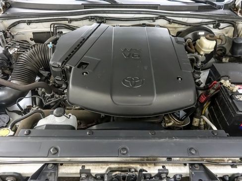 Used 2015 Toyota Tacoma 4x4 Double Cab w/ SR5 Package image 26