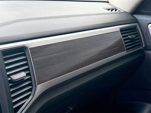 Used 2019 Volkswagen Atlas SE w/ Panoramic Sunroof Package image 22