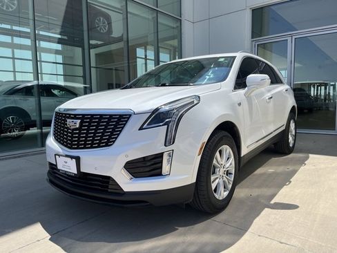 Certified 2023 Cadillac XT5 Luxury image 3