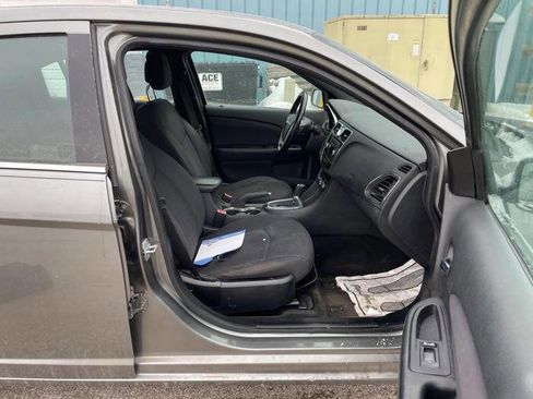 Used 2012 Chrysler 200 Touring image 29