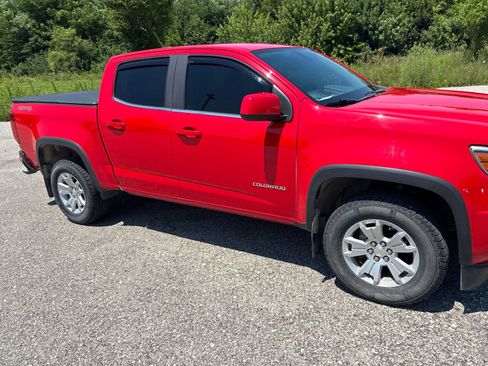 Used 2018 Chevrolet Colorado LT AWD/4WD image 12