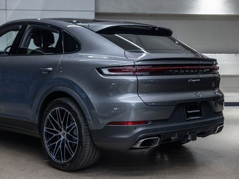Certified 2025 Porsche Cayenne Coupe image 24