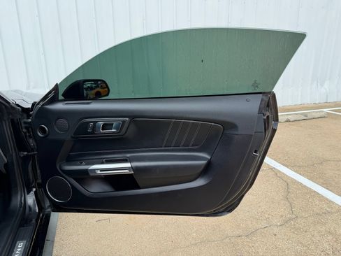 Used 2018 Ford Mustang GT Premium RWD image 24