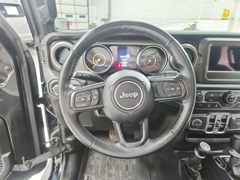 Used 2022 Jeep Gladiator Sport image 21