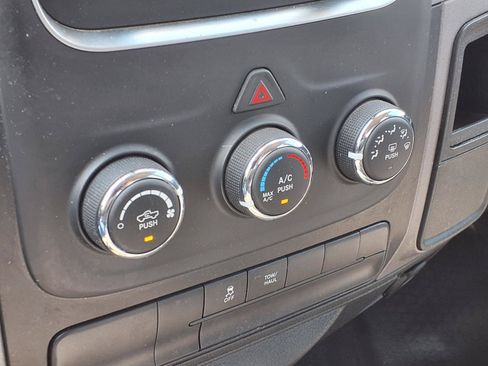 Used 2018 RAM 1500 Tradesman RWD image 19