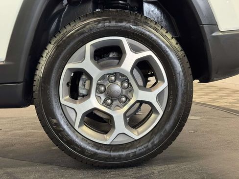 Used 2022 Jeep Compass Trailhawk w/ Trailhawk Elite Group AWD/4WD image 9