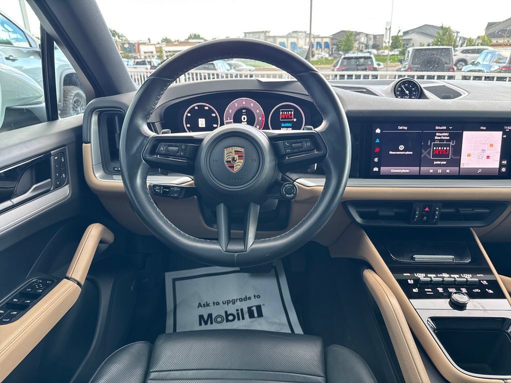 Used 2024 Porsche Cayenne Coupe AWD/4WD image 13