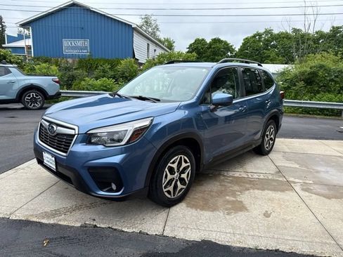Used 2021 Subaru Forester Premium AWD/4WD image 3