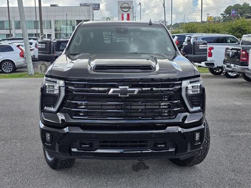 Used 2024 Chevrolet Silverado 2500 LTZ w/ LTZ Plus Package AWD/4WD image 2