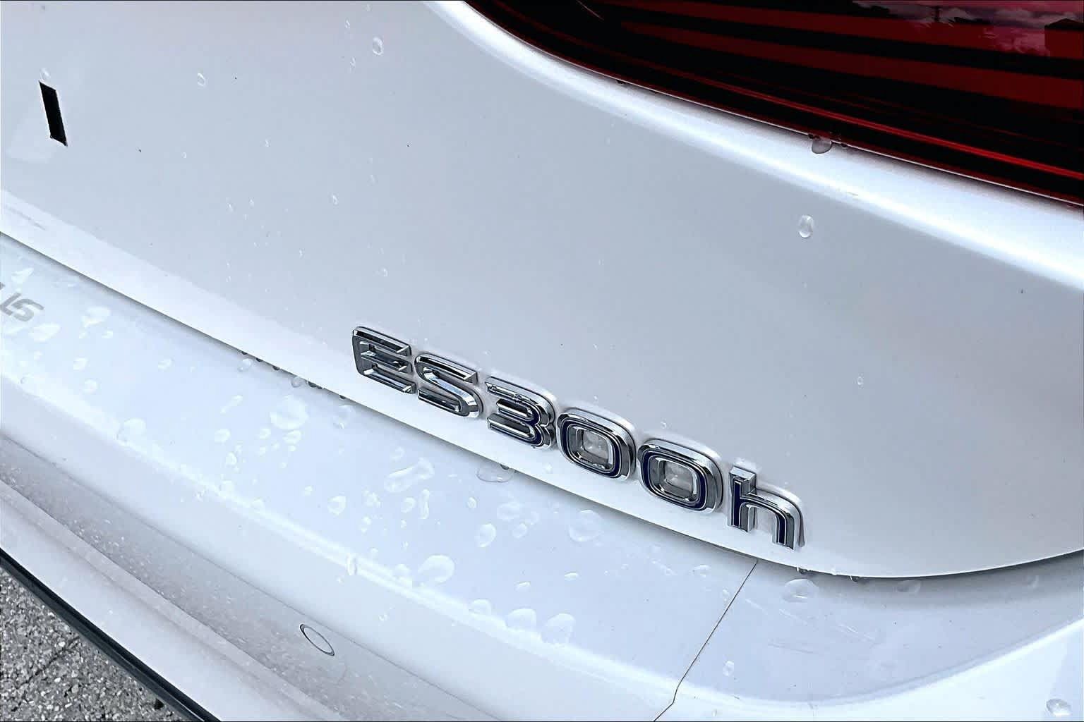 Used 2020 Lexus ES 300h w/ Premium Package FWD image 10