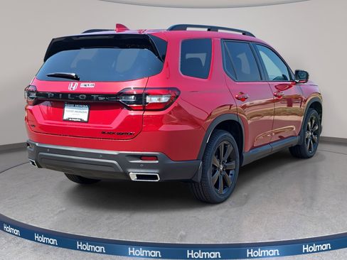 New 2025 Honda Pilot Black Edition image 5