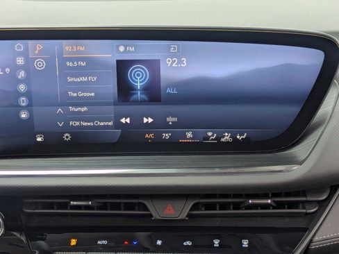 Used 2025 Buick Envision Preferred image 20