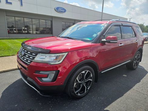Used 2017 Ford Explorer Limited w/ Equipment Group 301A AWD/4WD image 2