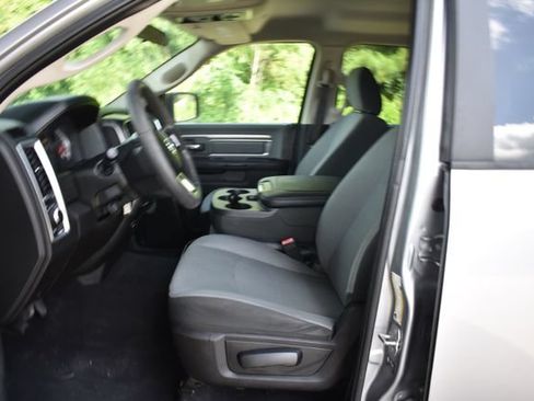 Used 2021 RAM 1500 Classic SLT RWD image 10