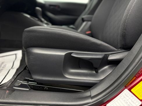 Used 2025 Toyota Corolla LE FWD image 15