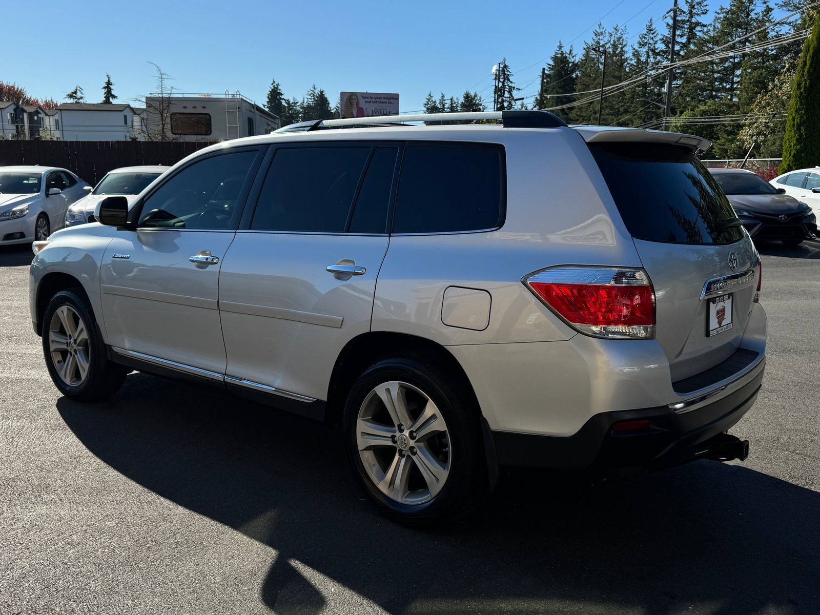 Used 2012 Toyota Highlander Limited w/ Tow Pkg AWD/4WD image 5