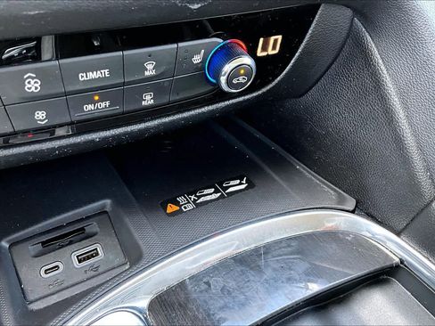 Used 2023 Buick Enclave Essence FWD image 33