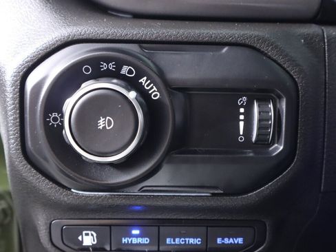 Used 2023 Jeep Wrangler Unlimited AWD/4WD image 10