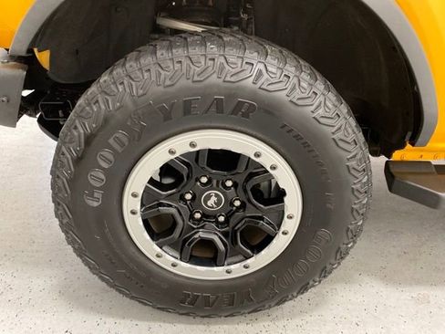 Used 2021 Ford Bronco Badlands image 8