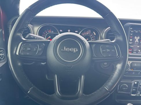 Used 2021 Jeep Gladiator Sport image 18