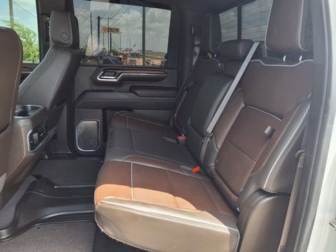 Used 2024 GMC Sierra 3500 Denali w/ Denali Reserve Package AWD/4WD image 26