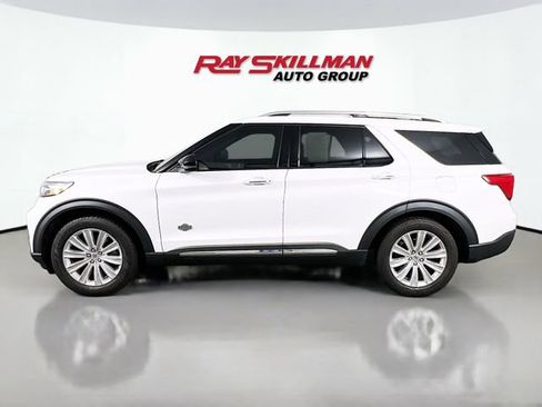 Used 2022 Ford Explorer King Ranch RWD image 4