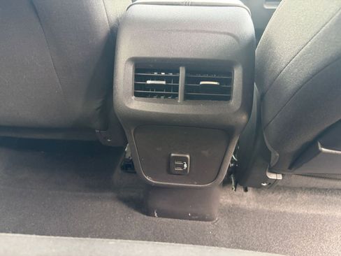Used 2024 GMC Terrain SLE FWD image 22