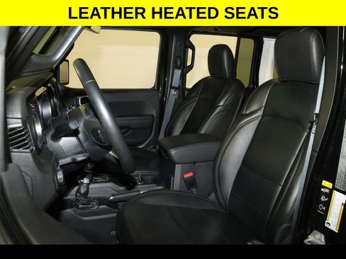 Used 2022 Jeep Wrangler Unlimited Sahara AWD/4WD image 4