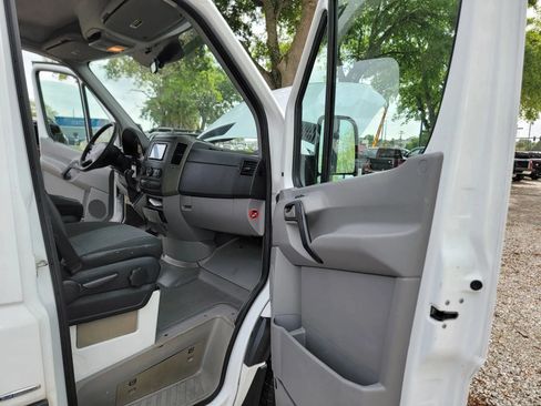 Used 2012 Mercedes-Benz Sprinter 2500 image 27