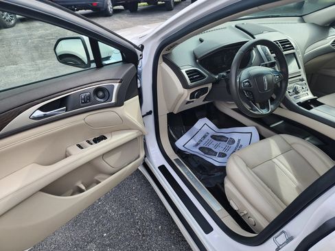 Used 2018 Lincoln MKZ Reserve w/ Climate Package FWD image 18