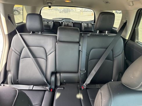 Used 2025 Nissan Pathfinder SL w/ Cargo Package image 21