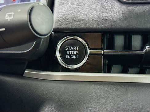 Used 2023 Mitsubishi Outlander Ralliart image 20