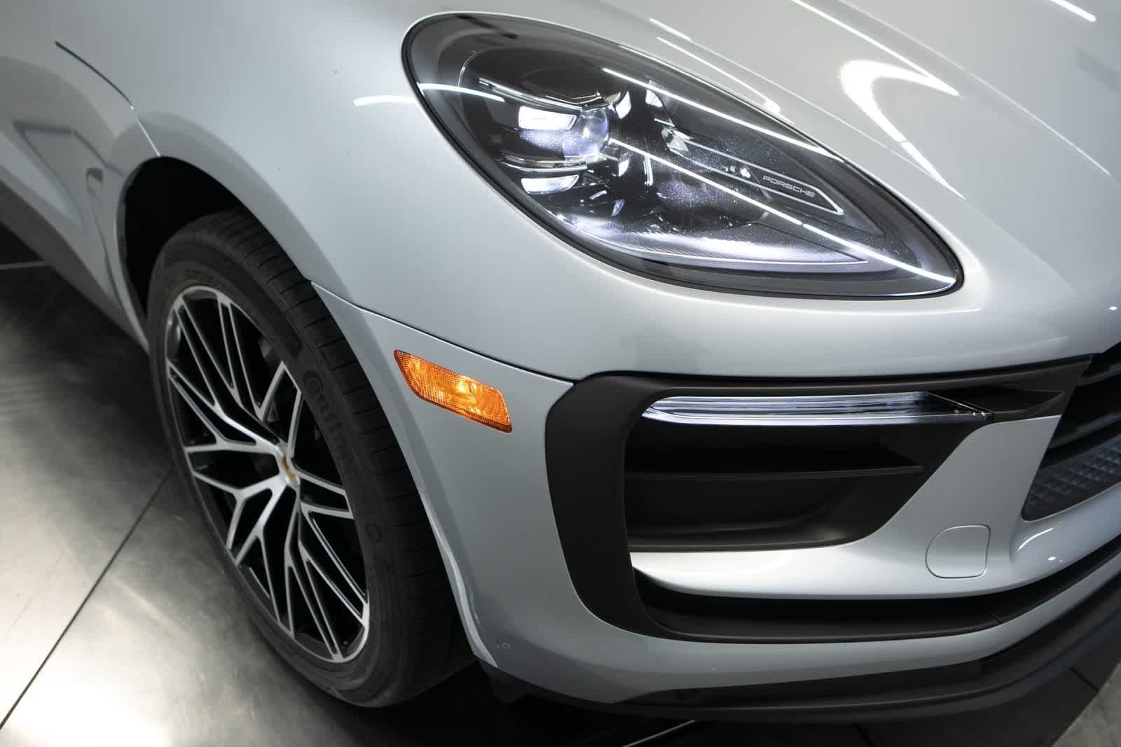 Used 2023 Porsche Macan AWD/4WD image 12