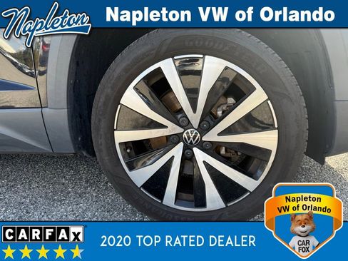 Used 2022 Volkswagen Taos SE image 6