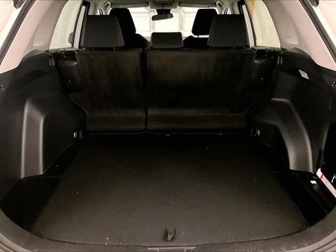 Used 2021 Toyota RAV4 LE AWD/4WD image 33