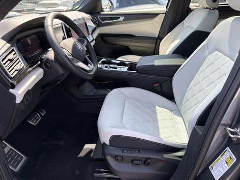 Certified 2025 Volkswagen Atlas Cross Sport SEL Premium R-Line AWD/4WD image 14