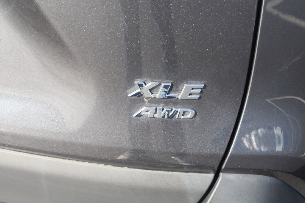 Certified 2021 Toyota RAV4 XLE w/ Convenience Package AWD/4WD image 31