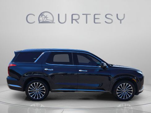 Used 2024 Hyundai Palisade Calligraphy FWD image 6