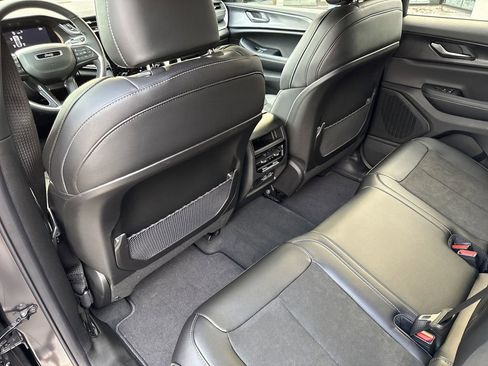 New 2025 Jeep Grand Cherokee Laredo image 33