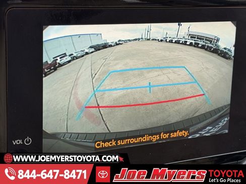 Used 2024 Toyota Highlander XLE image 19