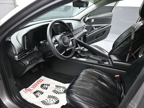 Used 2023 Hyundai Elantra SEL image 20