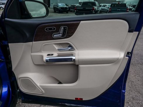 Used 2021 Mercedes-Benz GLB 250 4MATIC image 44