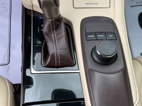 Used 2018 Lexus ES 350 w/ Premier Package FWD image 18