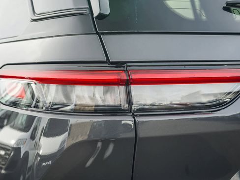 New 2026 Jeep Grand Cherokee Altitude image 7