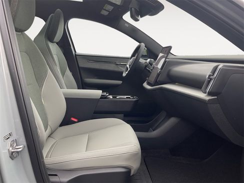 New 2026 Volvo EX30 Cross Country Ultra image 15