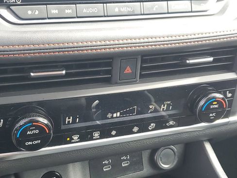 Used 2025 Nissan Rogue SV image 16