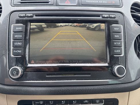 Used 2012 Volkswagen Tiguan S image 15