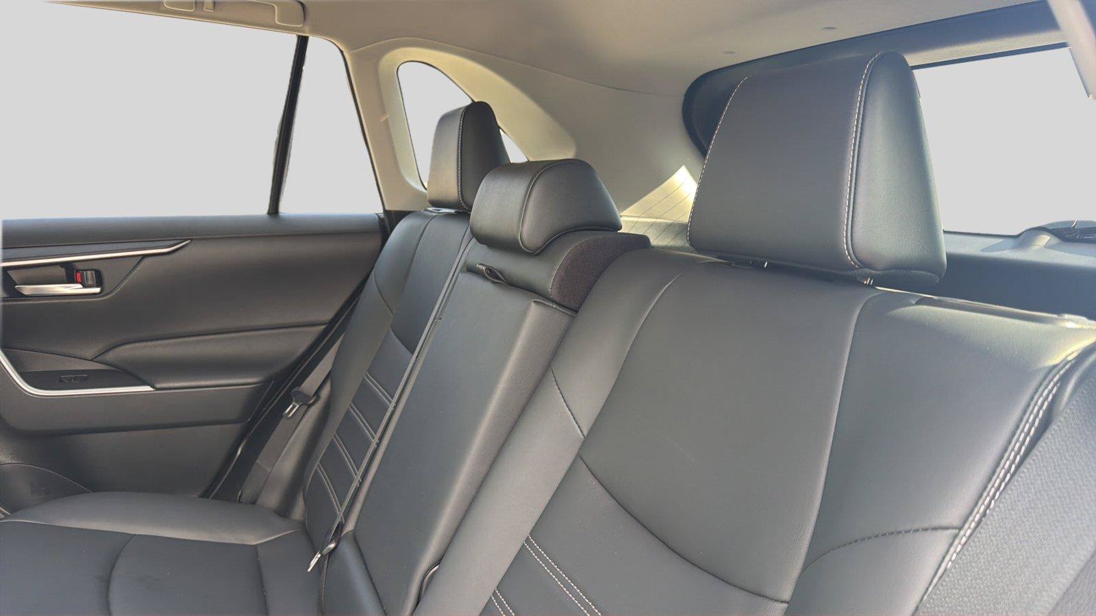 Used 2020 Toyota RAV4 XLE Premium AWD/4WD image 19