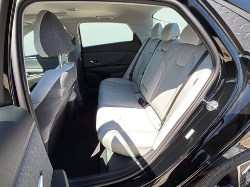 New 2026 Hyundai Elantra Limited FWD image 19